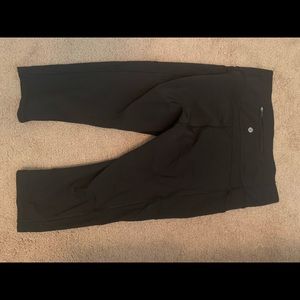 Lululemon black crop yoga pants